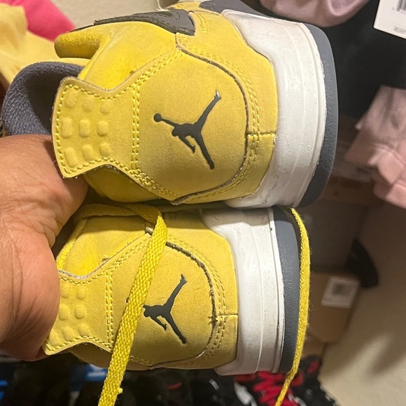 Jordan Kids Sneakers Yellow and Black - Picture 3 of 4